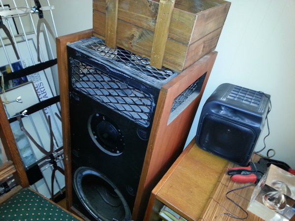 Speaker.jpg (594.47 KiB) Viewed 32444 times Speaker.jpg