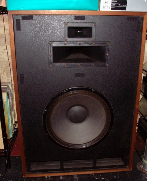 Klipsch Cornwall IIs No Grill.jpg (81.06 KiB) Viewed 19883 times Klipsch Cornwall IIs No Grill.jpg